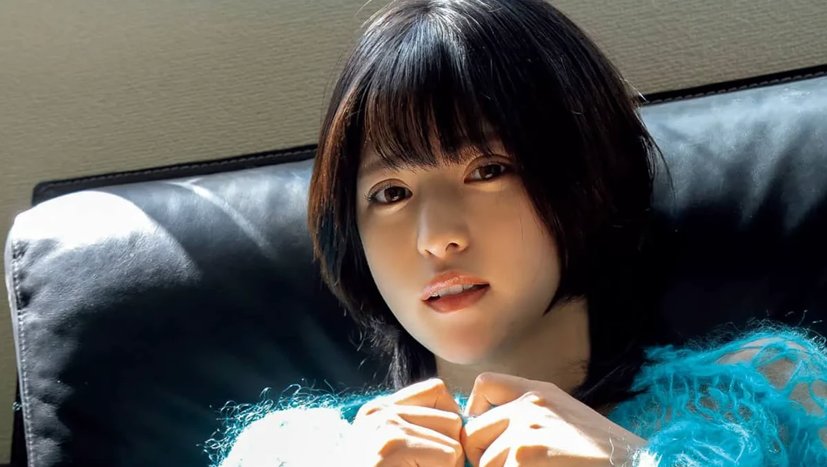 渚光希 决定退休的演技派演员，展现出了成熟而可爱的“迷人眼神的力量”。[夜バナ] - 哔哩哔哩