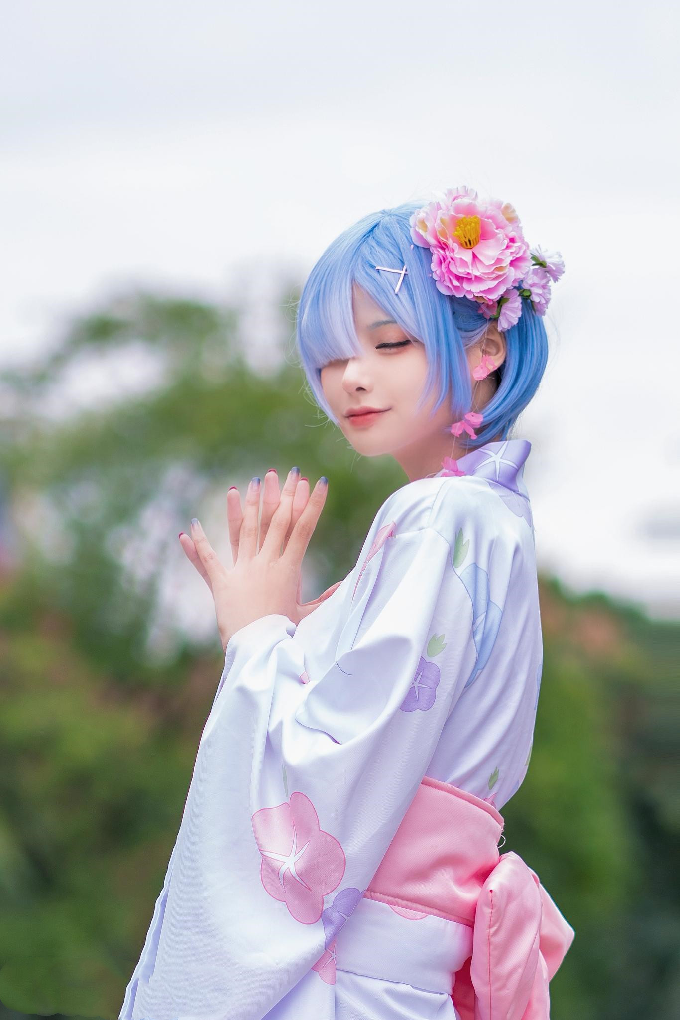 三位漂亮coser扮演的日本人气动漫角色"雷姆"!还原度不错