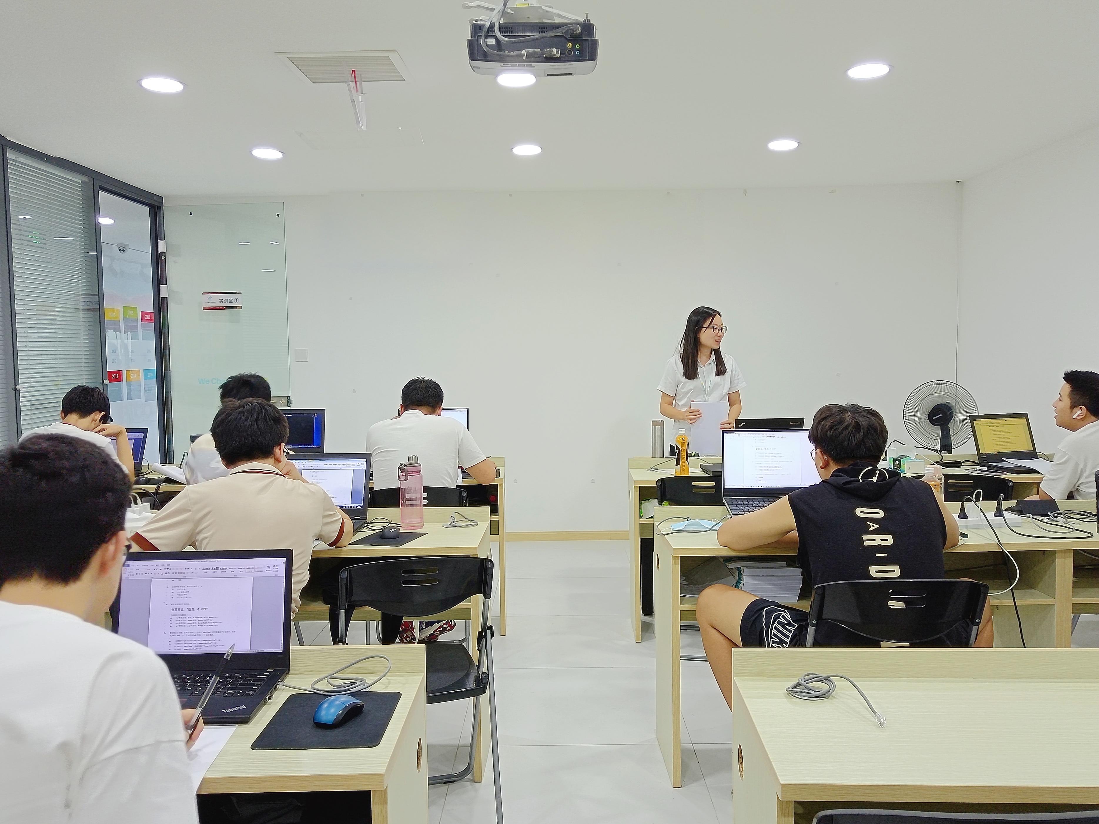 北大emba学费_北大青鸟 java学费_北大学园幼儿园学费