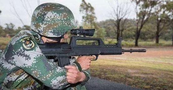 根据常识,只要大家的脖子都是一般长,那95式的瞄准基线绝没有比ar-15