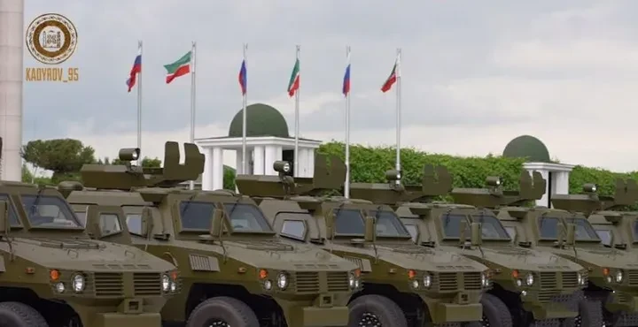 国产“虎士”装甲车惊现车臣特种部队,它将发挥怎样的作用? 哔哩哔哩