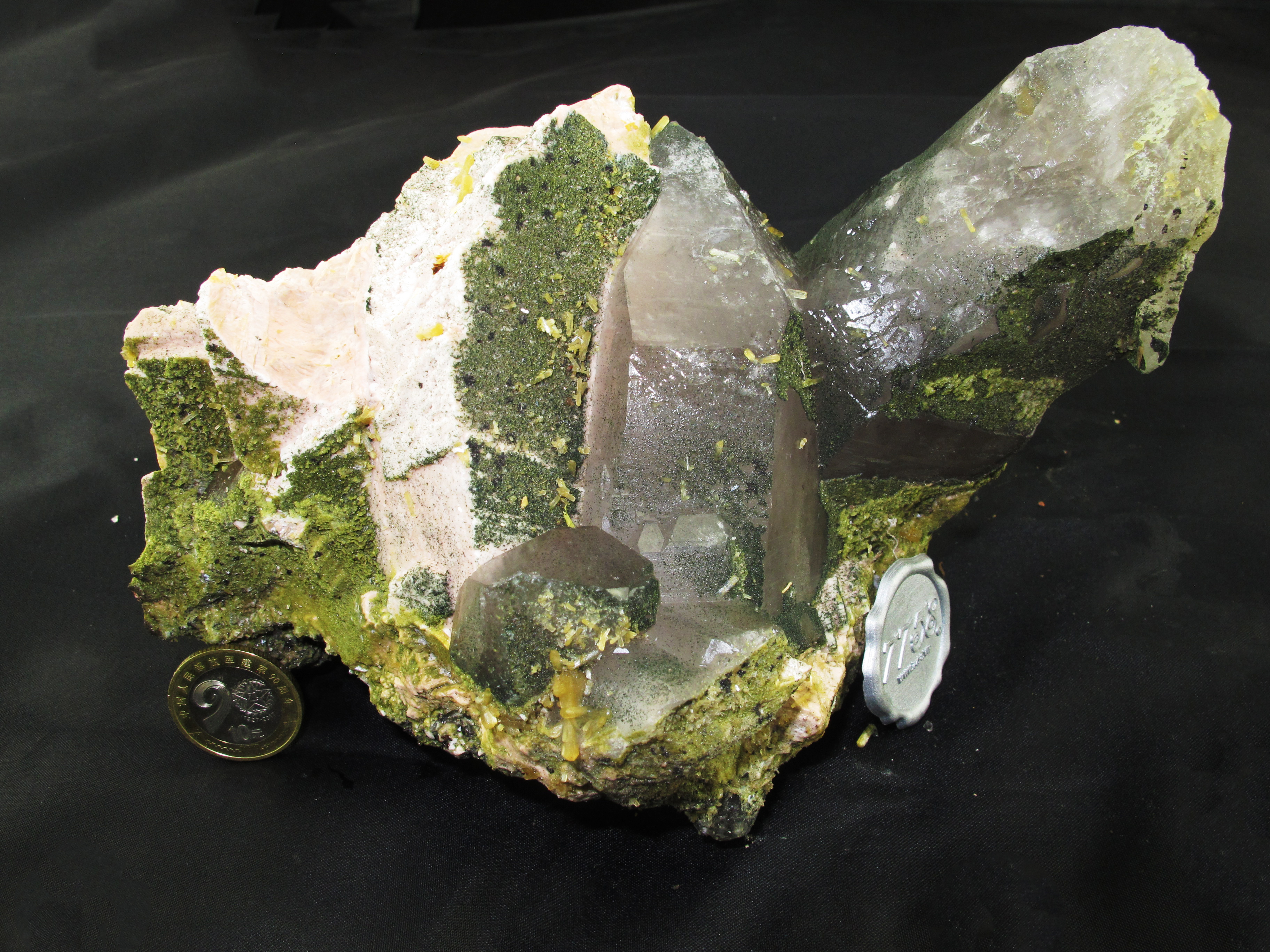 请b站各位姥爷们给亿年矿物晶体命名