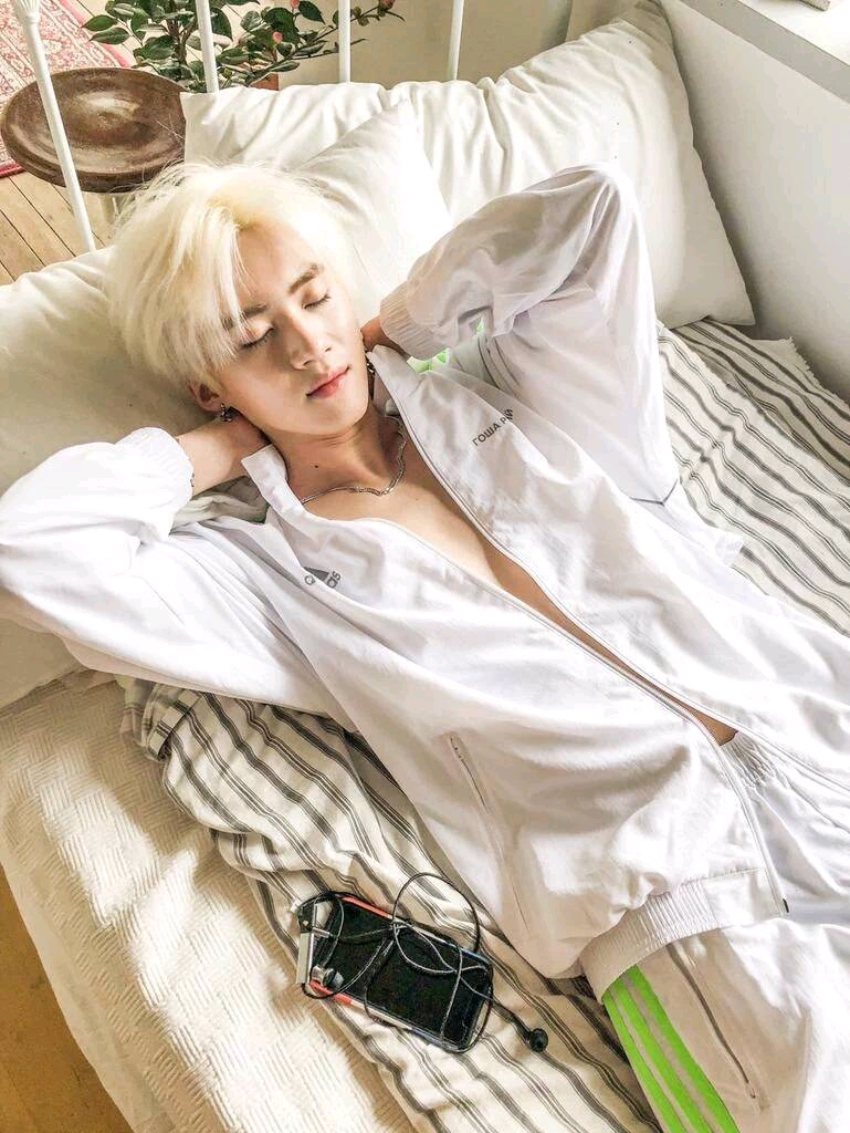 娱资讯(D社采访人气歌谣\/金在奂即将SOLO出