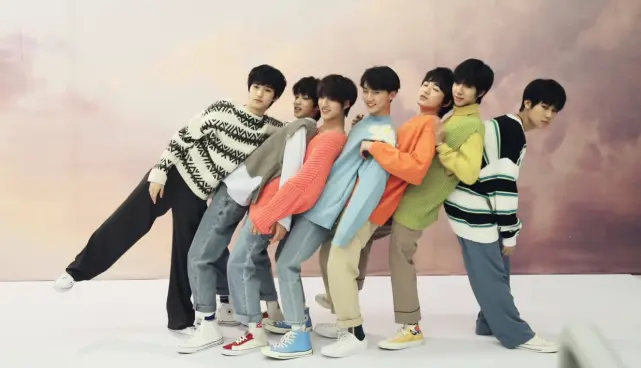 马嘉祺 丁程鑫 宋亚轩 刘耀文 张真源 严浩翔 贺峻霖 你当你主动亲他时 哔哩哔哩