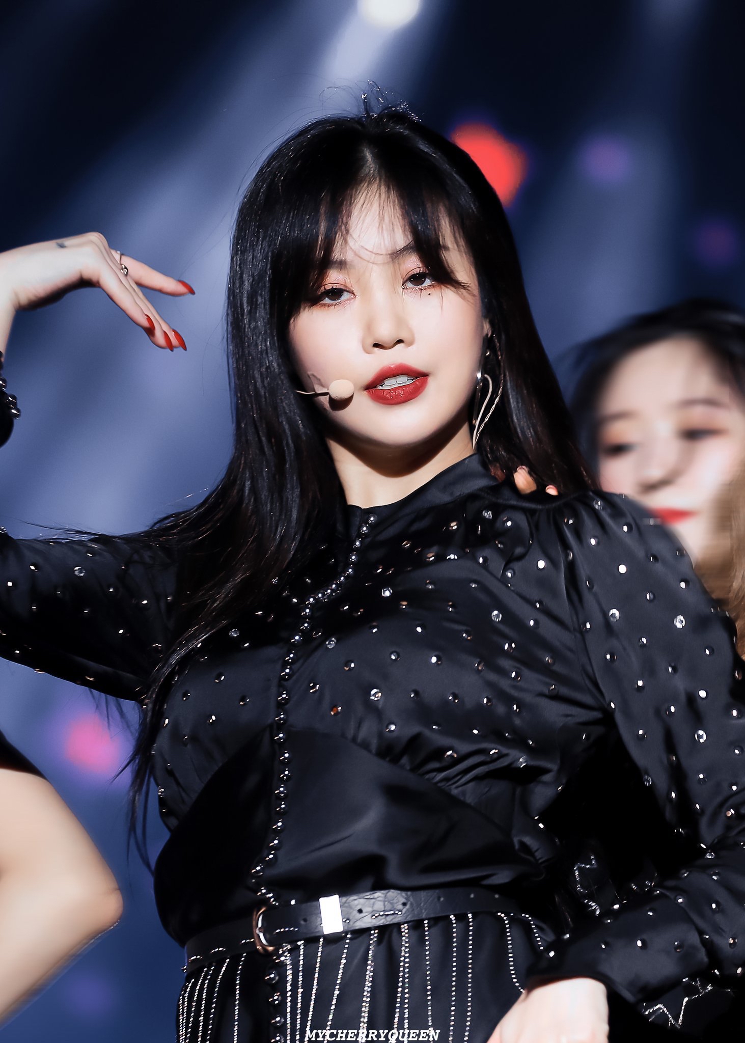 曾霸凌演员徐信爱,藏香烟陷害对方!