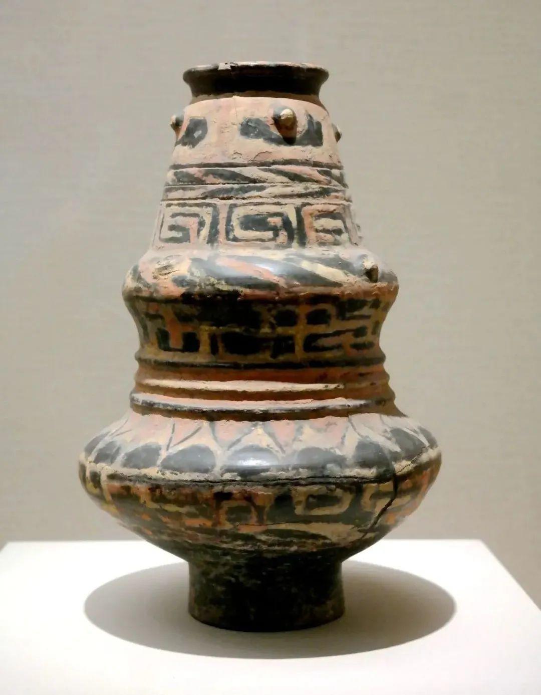 夏家店下层文化距今约4100年到3500年,相当于夏朝到商朝早期,该文化