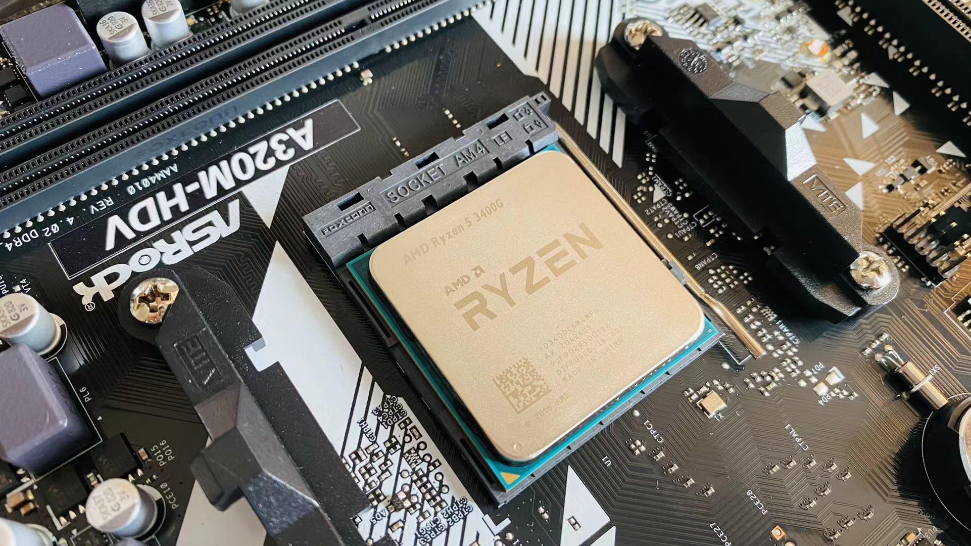 r5 3400g with vega    核显