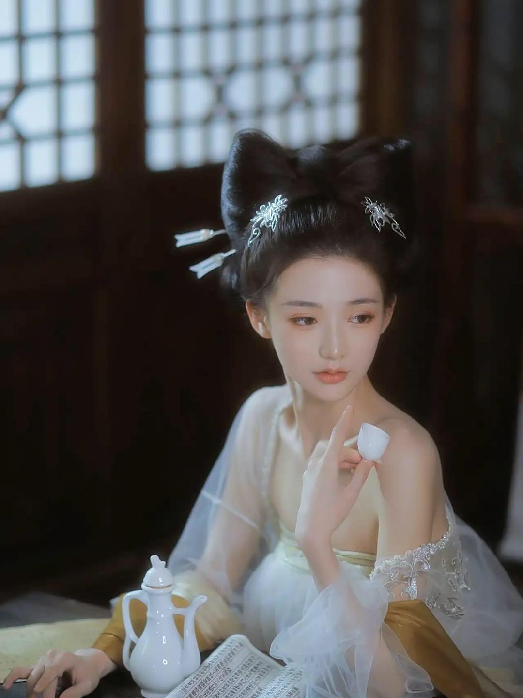 气质大美女 黎允熙baby - 哔哩哔哩