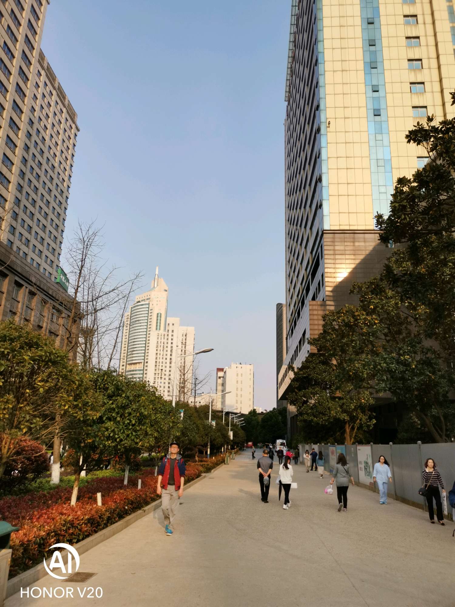 红米note7pro和荣耀V20拍照对比,