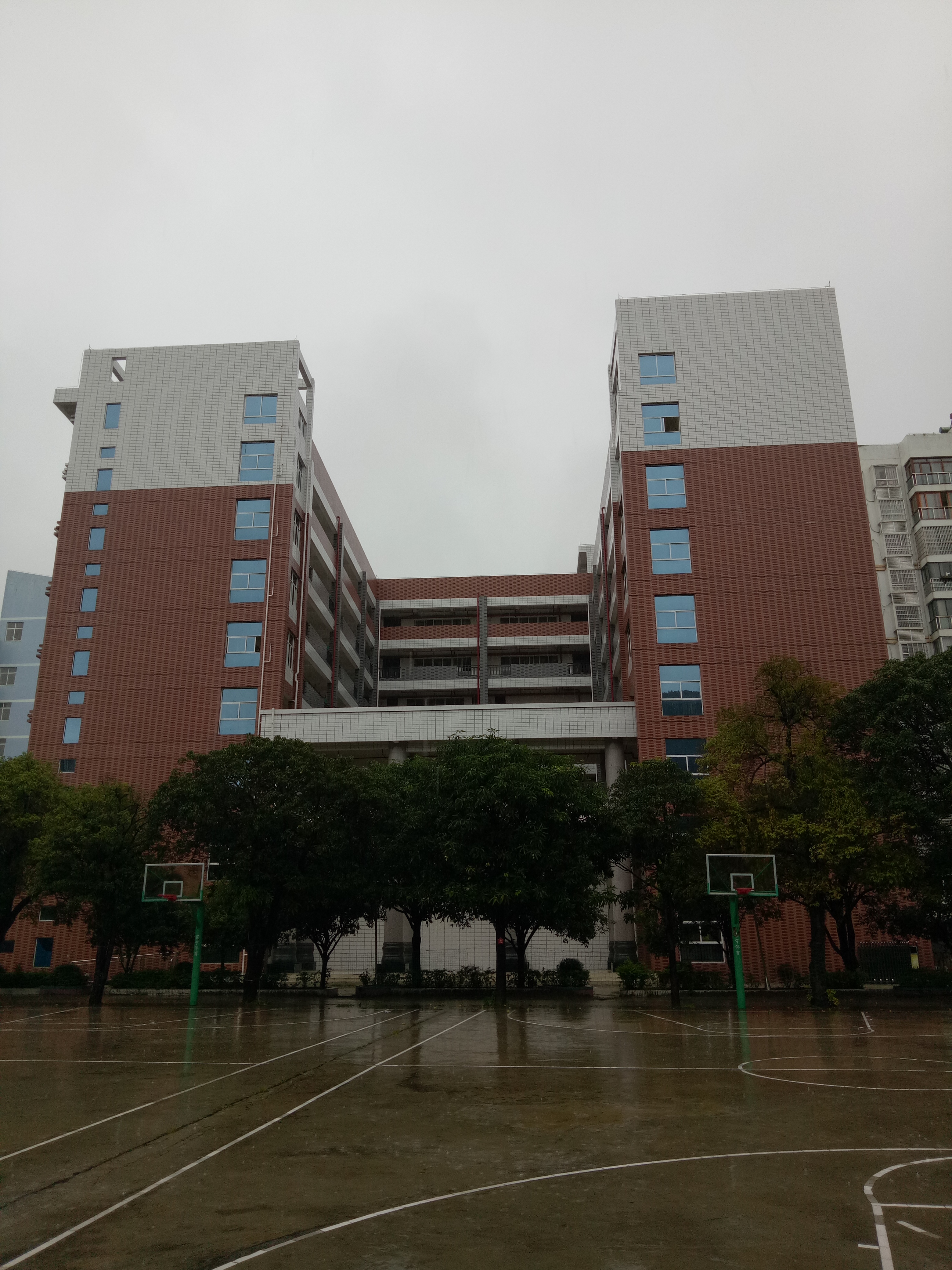 简单的介绍我的高中—河池市第二高级中学