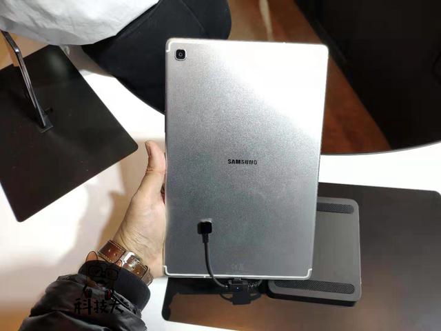 三星galaxy tab s5e简评:厚度仅有5.5mm 电池容量达到7040毫安