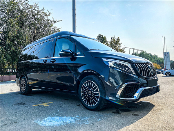 2020款奔驰v260l改装高顶wald版七座,商务出行奢华首选