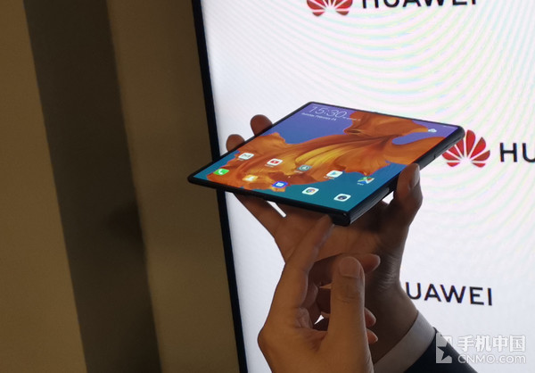 华为Mate X折叠屏手机细节探究 智能手机新时