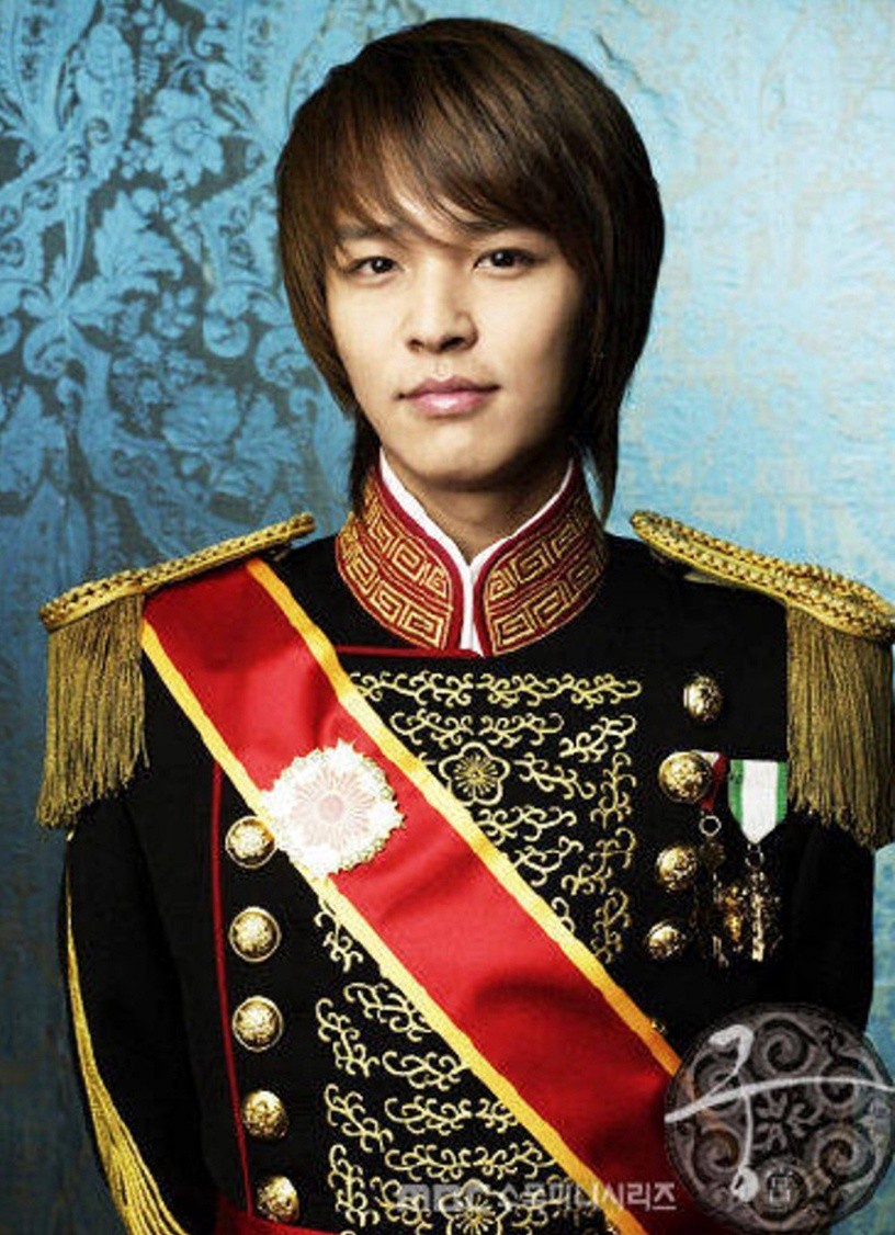 高学历韩星盘点宋仲基是成均馆校草宫金桢勋更是首尔大出身高学历天才