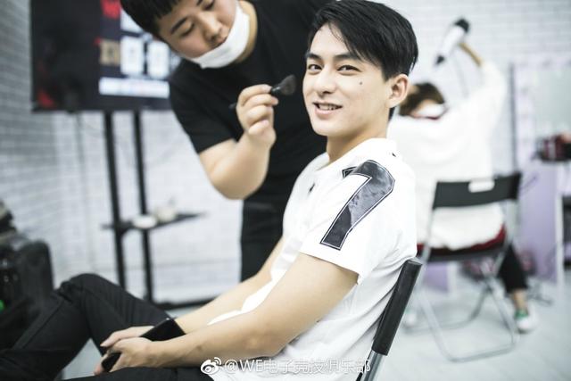 lol:草莓谈厂长重返赛场宝刀未老 无奈bp问题严重 带不动队伍