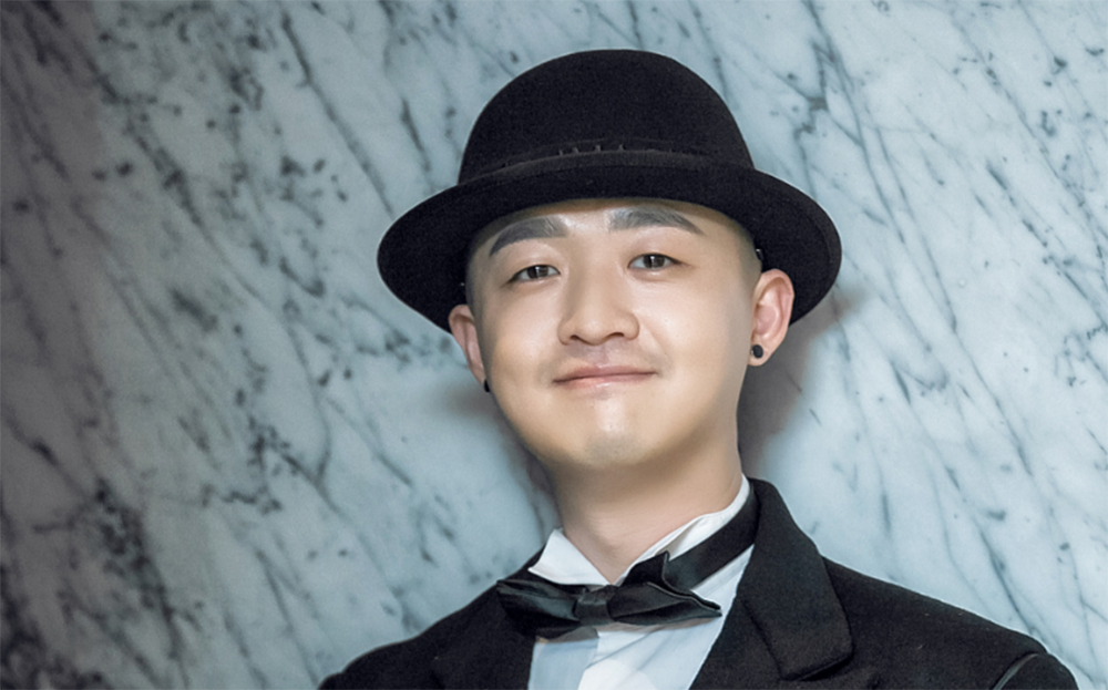 邀请观众看自己新片,他的举动亮了!