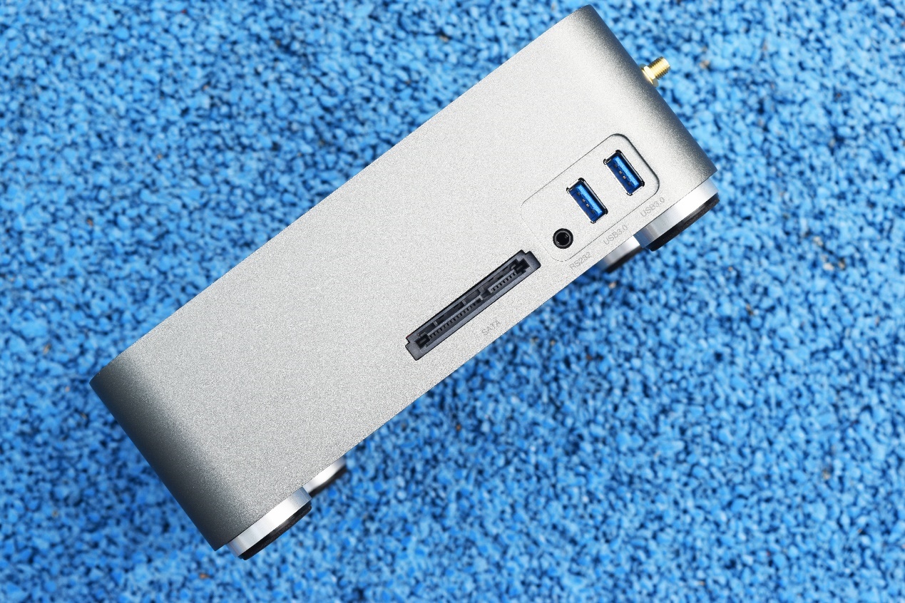 一步到位的双盘位硬盘播放器?芝度z10 pro超高清智能播放器点评