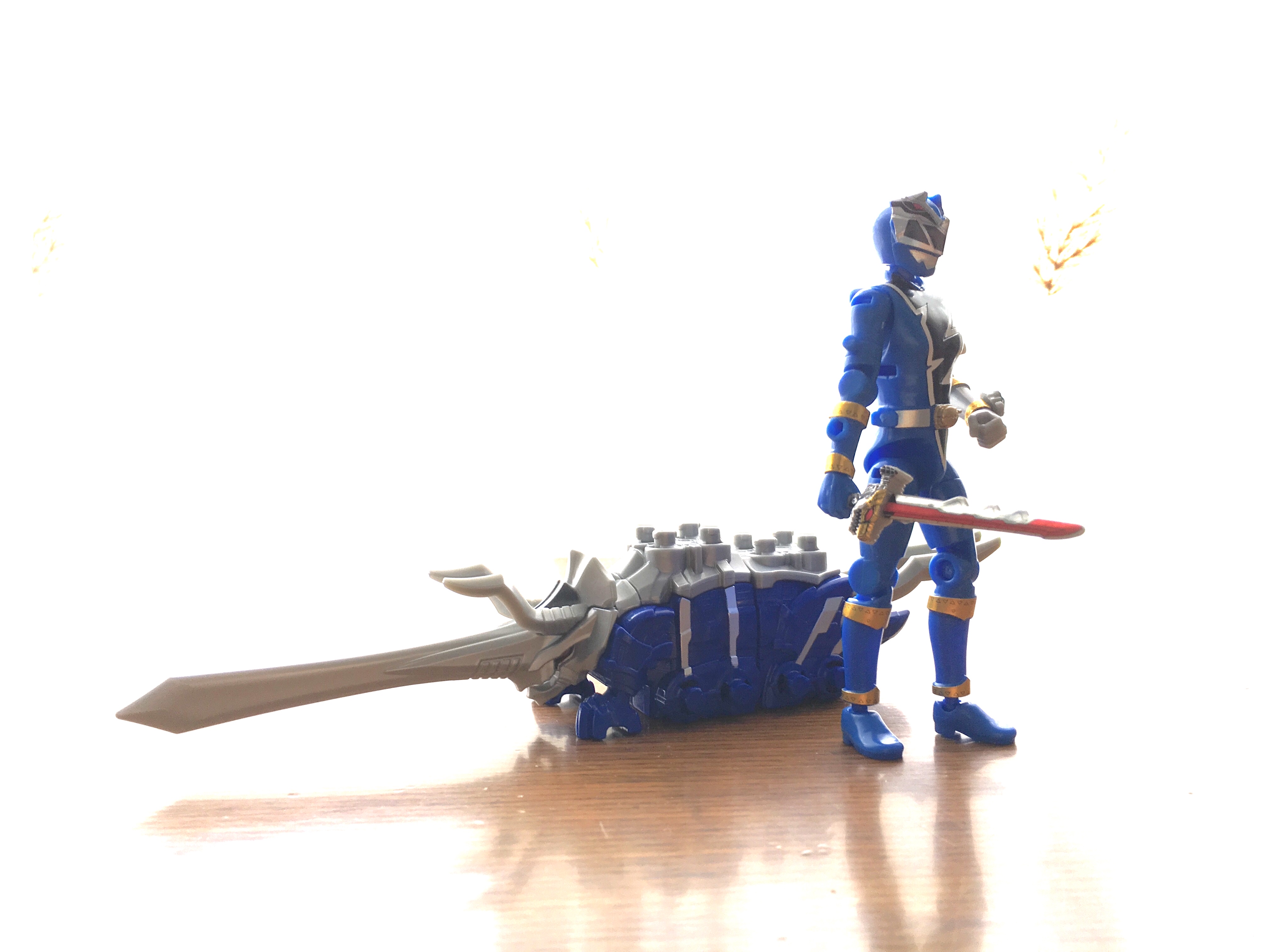 战队周边指南38 食玩&胶 骑士龙战队龙装者人偶