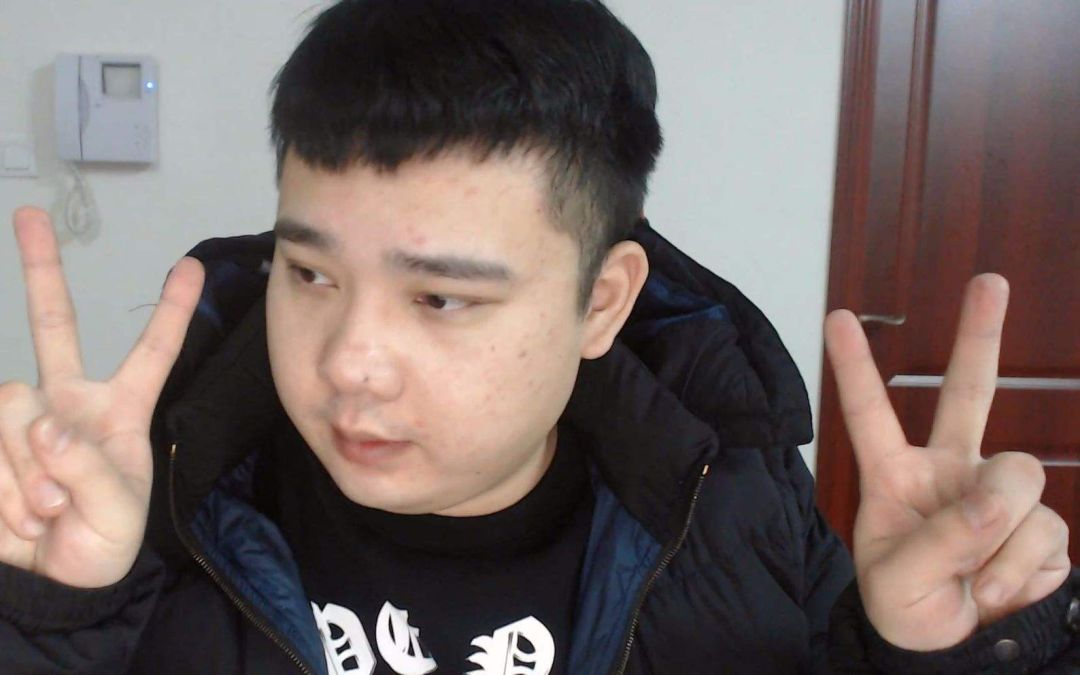 为了流量他把全家人搬进了直播间