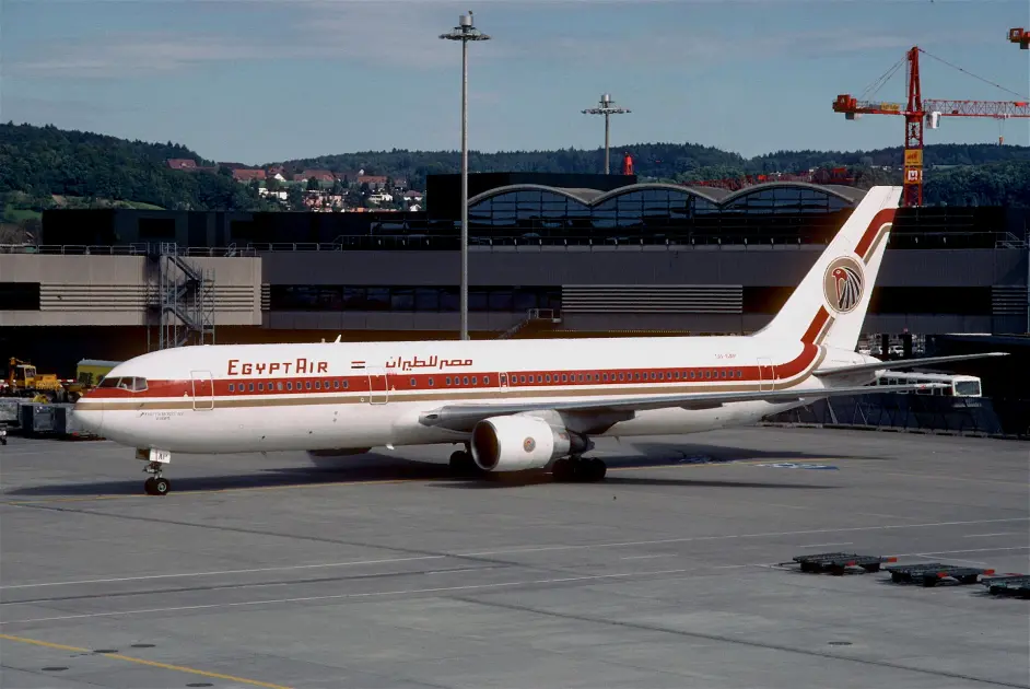 1999年10月31日,埃及航空990号班机在美国纽约肯尼迪国际机场起飞