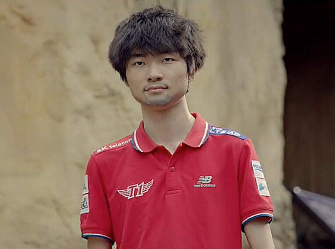 而且面对lpl垫底中单,被其他lpl中单花式单杀的兮夜,faker不但没有