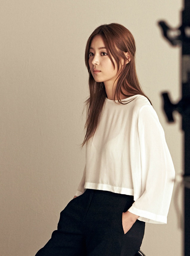 韩国顶级演员韩智慧结婚10年迎来好消息怀孕,曾出演《新娘18岁》,《夏