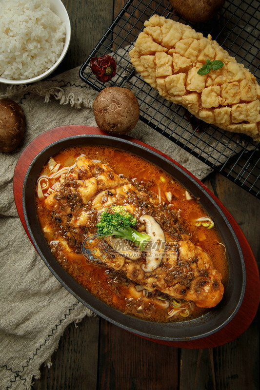 快跑鱼小乐岩石烤鱼捞饭,全民都爱的烤鱼美味