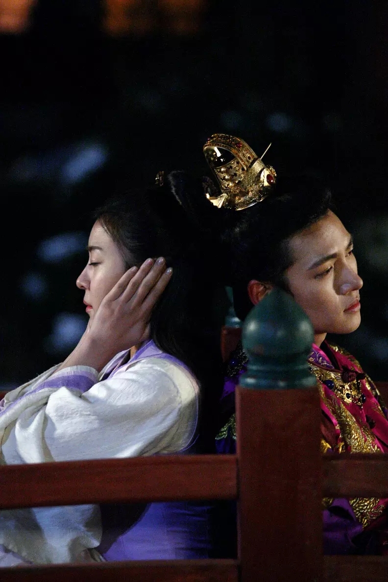 该剧将讲述高丽人奇子敖的女儿在家人被高丽王杀害后,以高丽贡女的