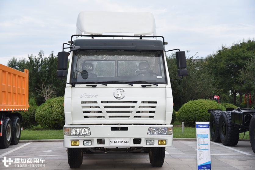 陕汽经典的斯太尔重卡,国内已停产,如今只销往海外的奥龙牵引车实拍