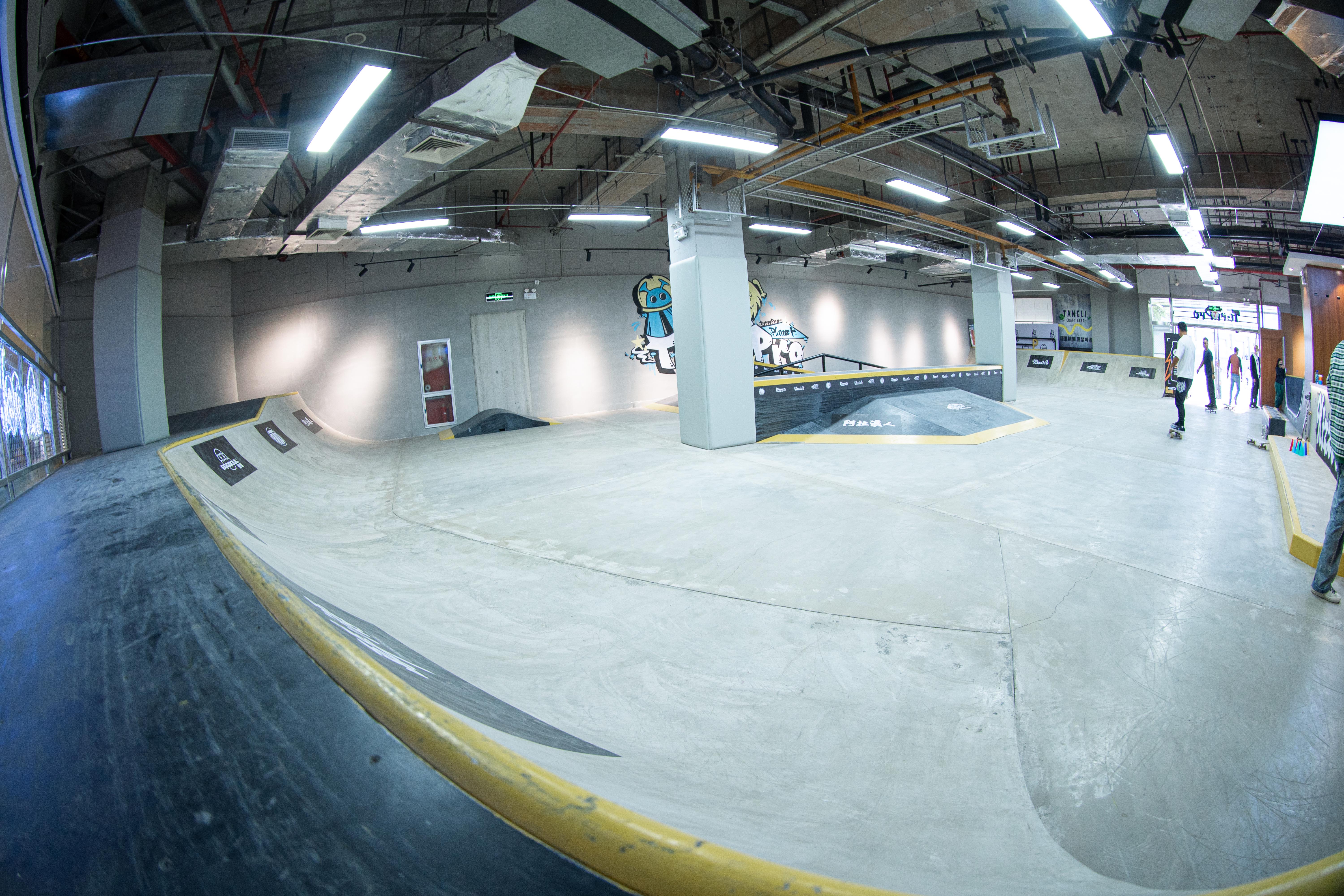 滑板公园元素向量木等距庭院。滑板坡爱游戏- 爱游戏体育- AYX爱游戏体育官方网站道自由式小轮车滑板运动场