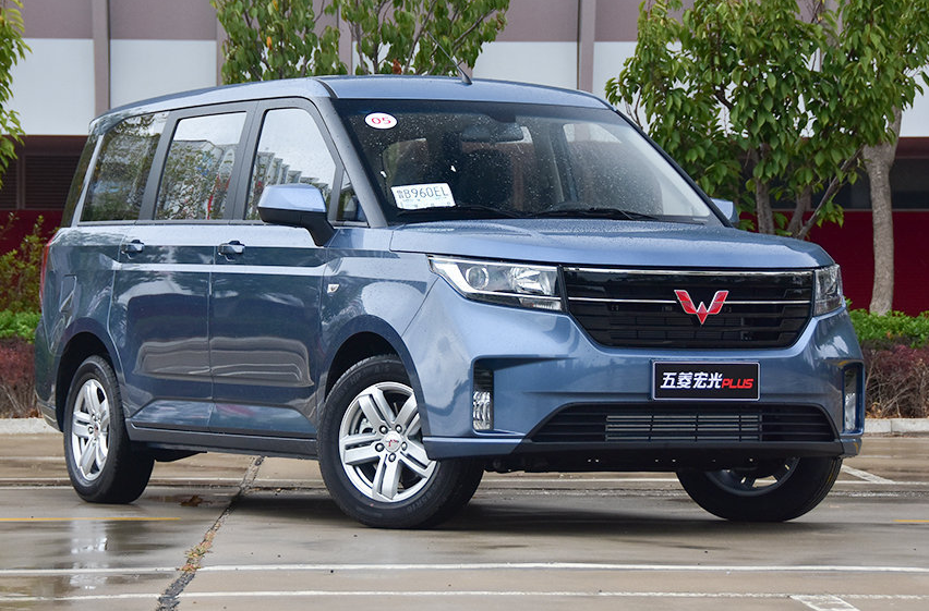 五菱宏光plus动力强劲舒适耐用