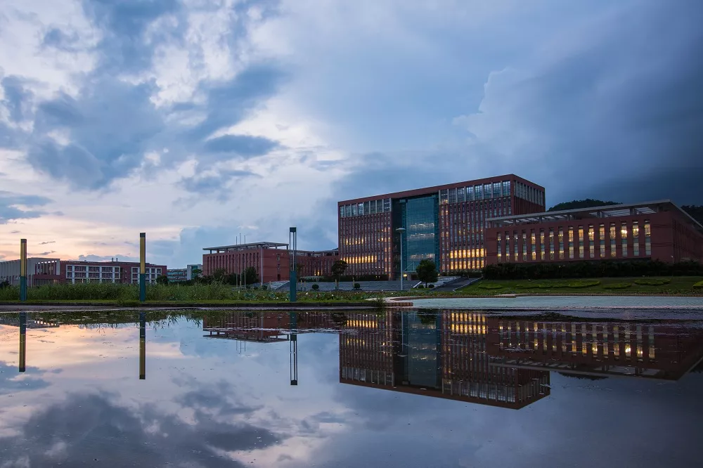 吉林大学珠海学院