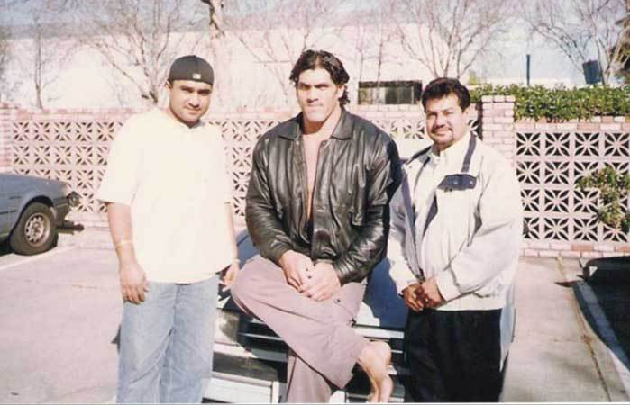 印度健美先生巨人卡里出身贫穷却成了wwe最强的男人