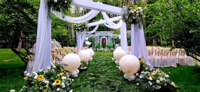 户外草坪婚礼,打造别样浪漫