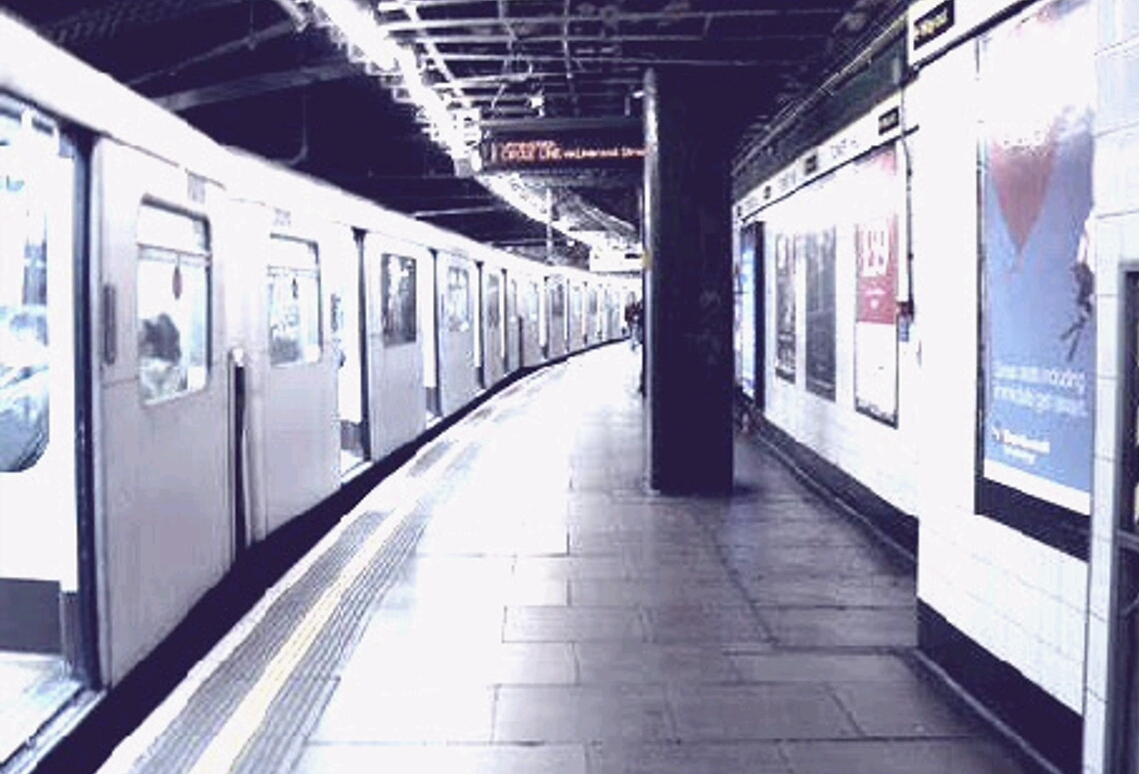世界初代地下交通网能有多庞大？来看看伦敦废弃地铁站