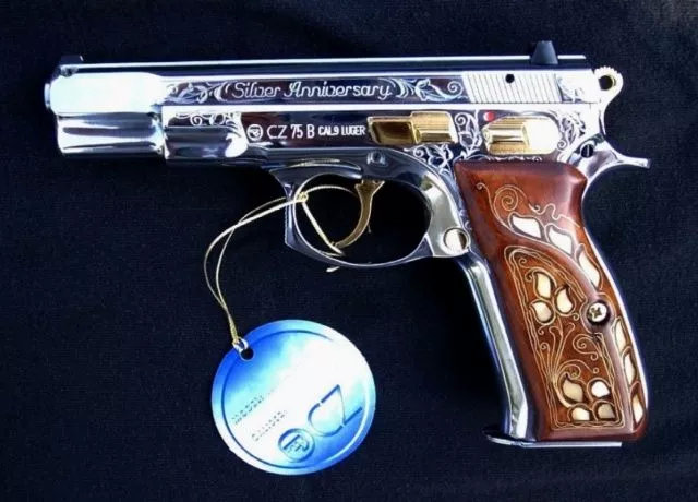 朝鲜闪亮的银手枪什么来头捷克造cz75手枪轻武专栏