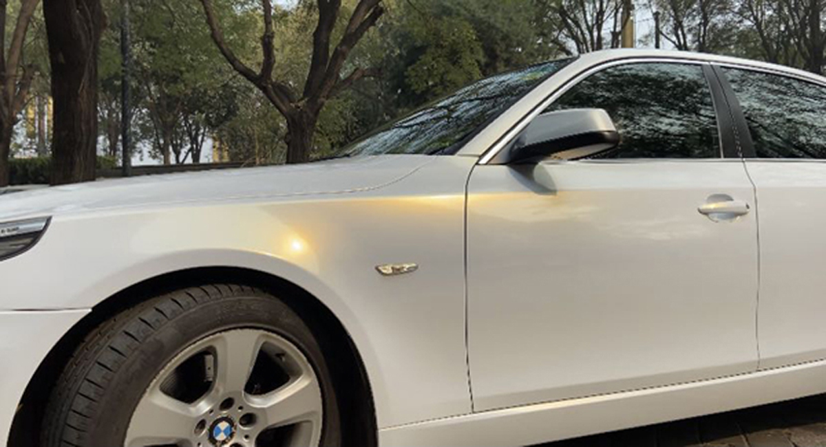 宝马5系改色珍珠百变金,效果杠杠,太有感觉了