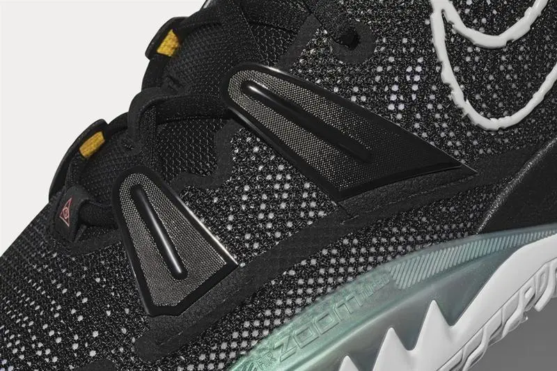 一口气6 款配色曝光 欧文最新签名战靴nike Kyrie 7 即将发布 哔哩哔哩