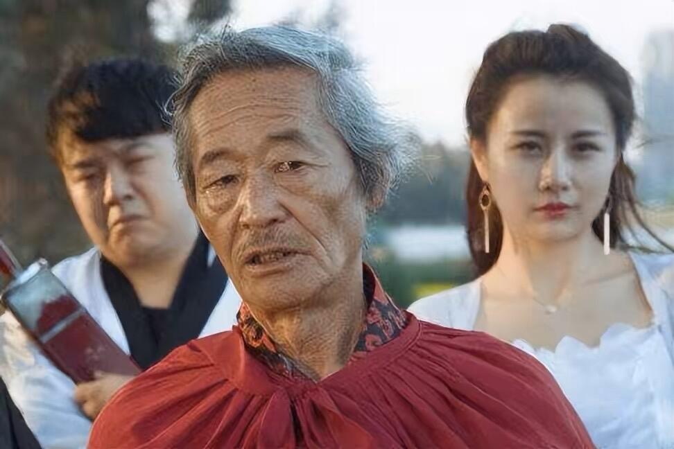 国家一级演员应宝林,无戏可拍沦为网红后,凭一句脏话爆红网络! - 哔哩哔哩