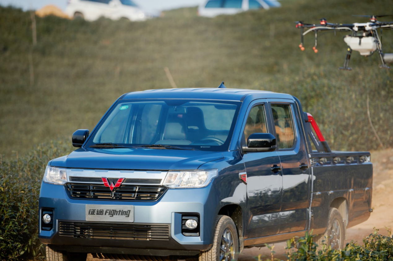 青春型皮卡五菱征途将上市,货箱三面开配黄金1.5l