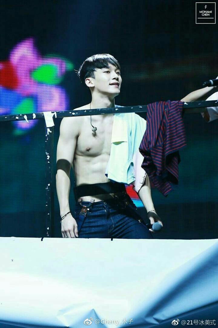 【深夜福利 大饱眼福】看到封面，你确定不点进来看看?
请自备红枣和纸巾，谢谢合作