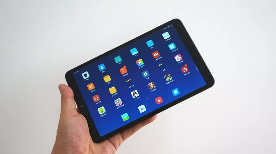 的这台小米平板4屏幕来自京东方,贴合方式为gff,息屏略发灰(不过ipad