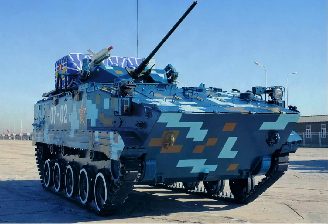 03式履带式空降步兵战车