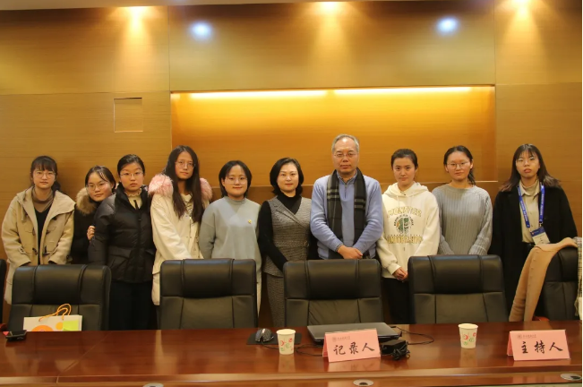 第二分会场的史雅楠,马婧,曹亚男,易柳,王越,韦莉雅同学也都分别进行