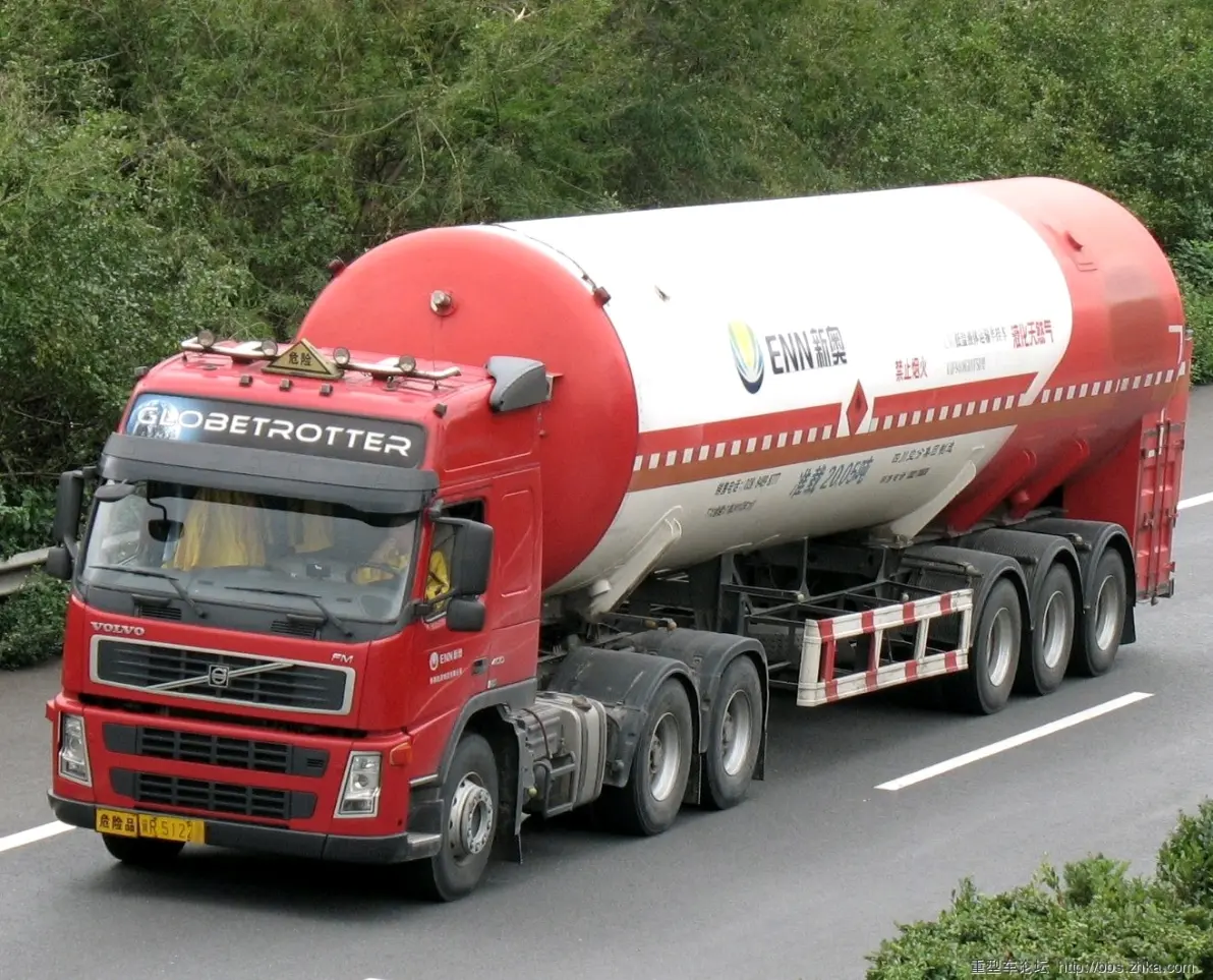 沃尔沃fm400半挂车