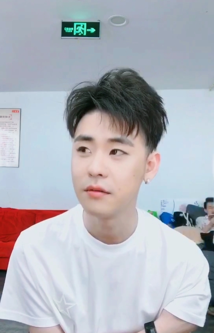《后台那些事儿》【九辫儿现实友情向】89