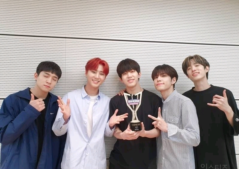 出道1417天拿到音乐节目初一位的DAY6