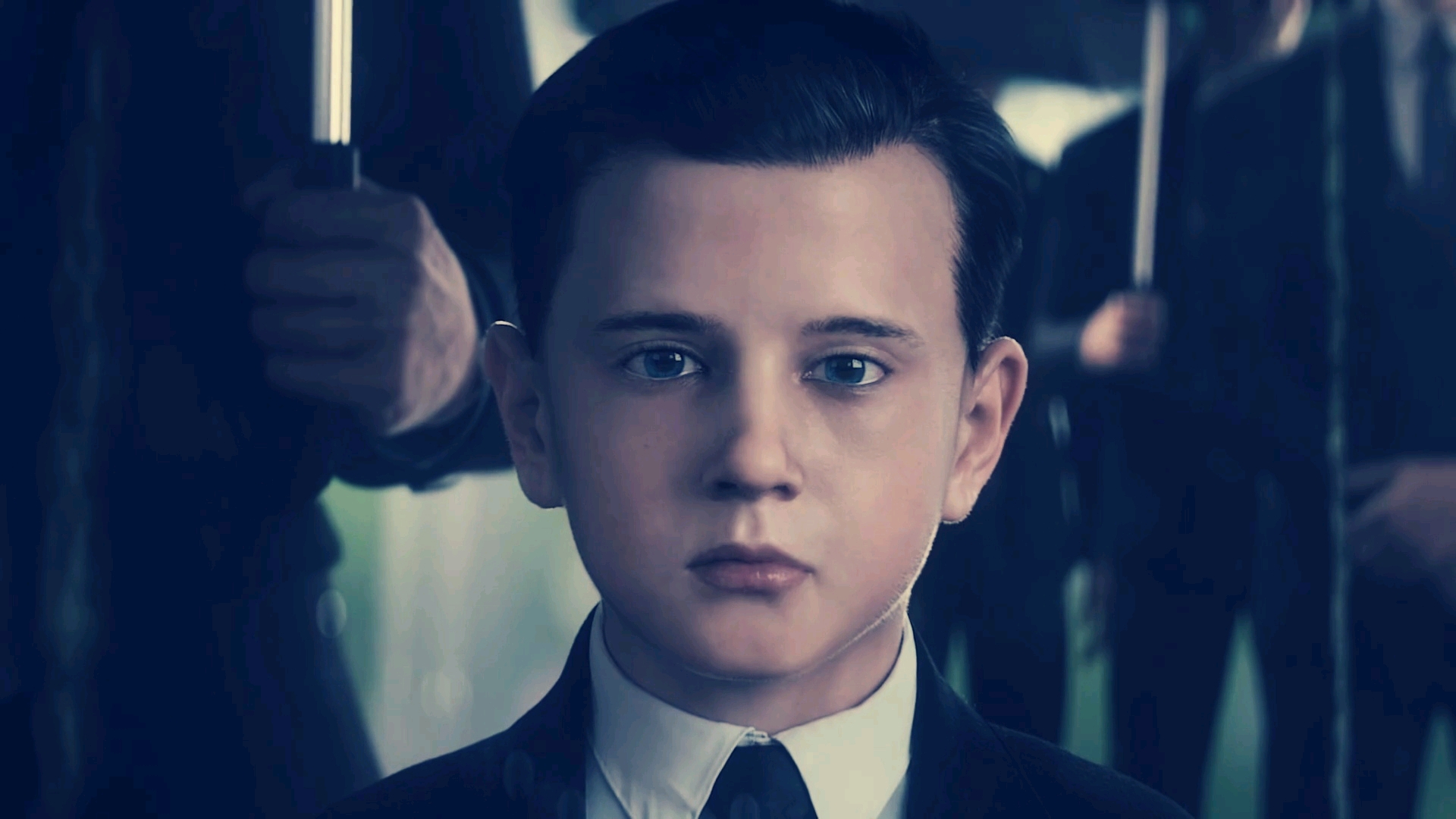 出身从来都不是自己选的. 我,布鲁斯韦恩,生在哥谭最富的地方.