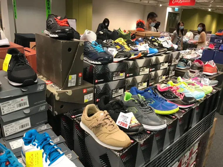 adidas outlet esplanade