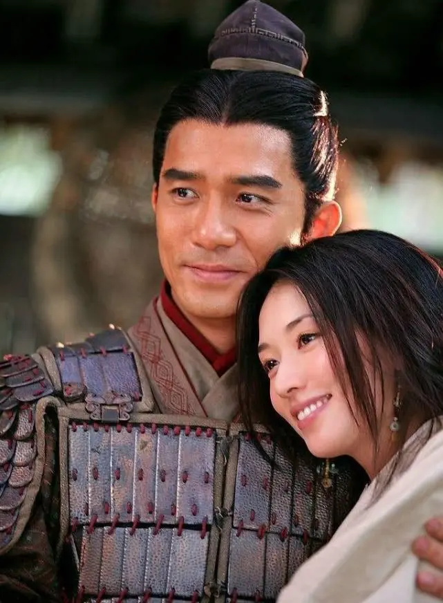 周瑜早逝 两个儿子都没好下场 小乔之死可能与孙权有关 哔哩哔哩